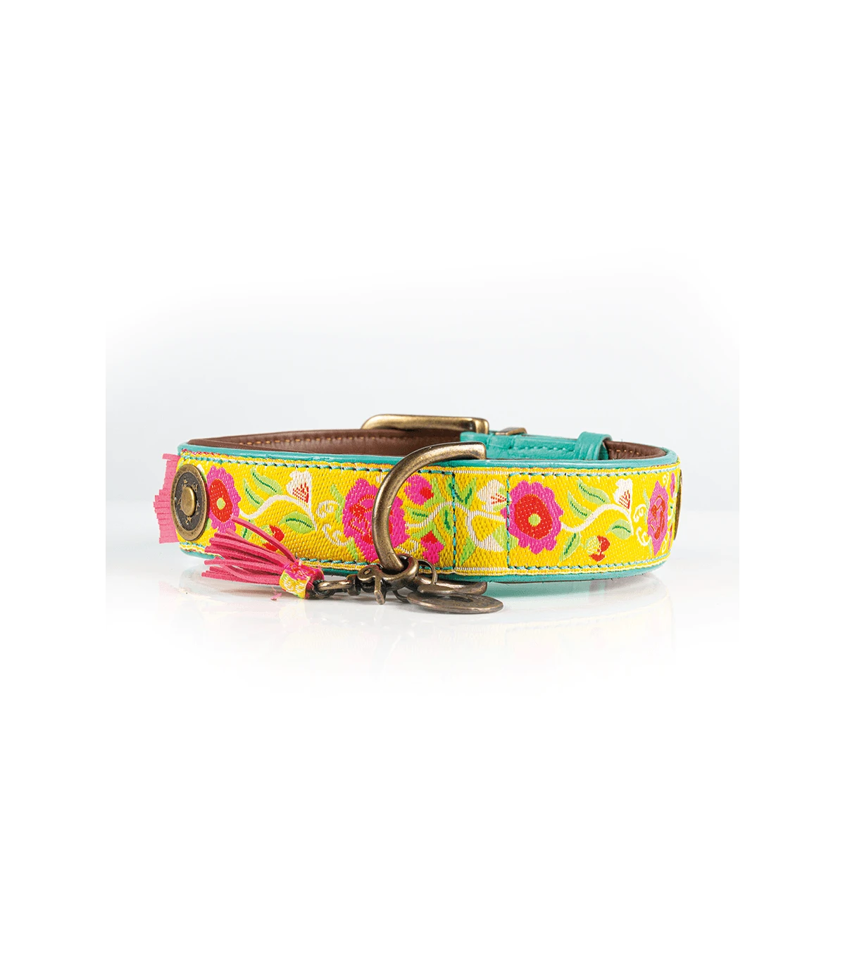 Collier En Cuir Et Galon Fleuri Jaune Lotus Dwam 1 Collier En Cuir Et Galon Fleuri Jaune Lotus Dwam